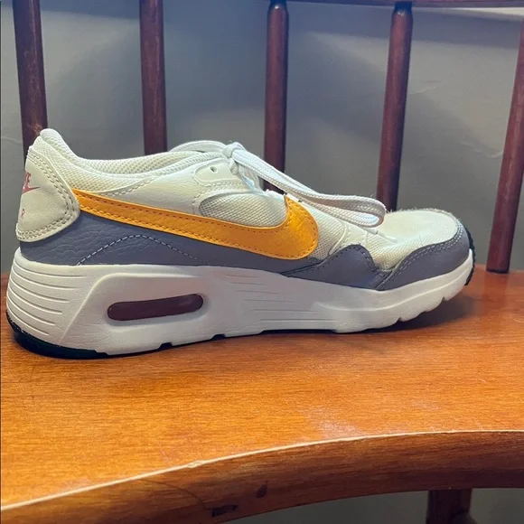 Nike Air Max SC (GS) – Sail / Laser Orange – Boys Size 3.5Y – EUC - Picture 4 of 12